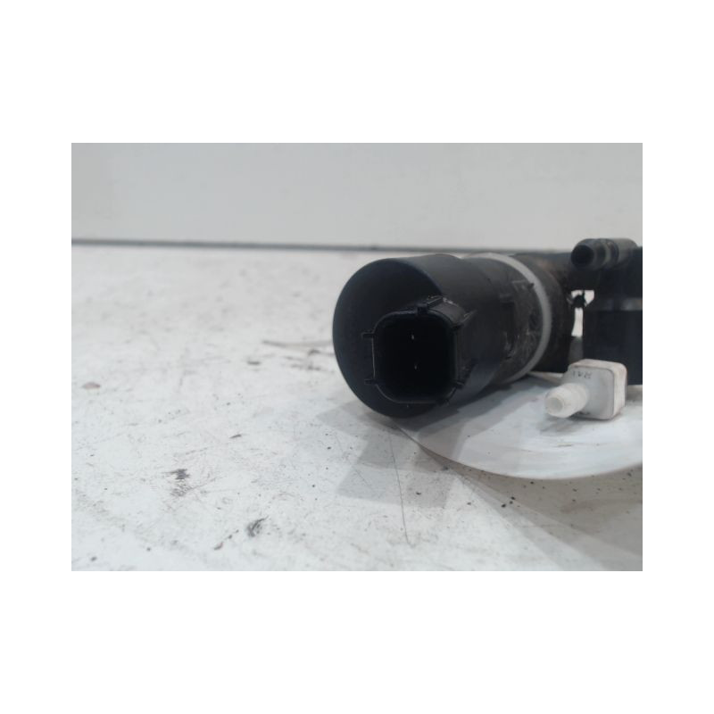 POMPE LAVE-GLACE AVANT FORD FOCUS