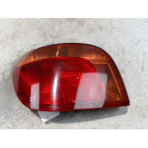 FEU ARRIERE GAUCHE  TOYOTA YARIS -2003