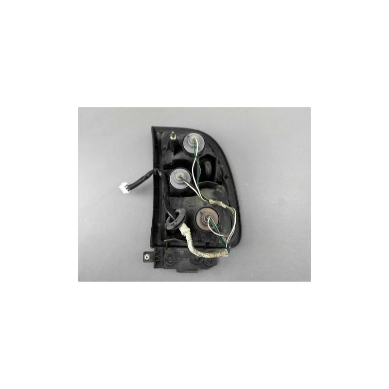 FEU ARRIERE GAUCHE  TOYOTA RAV4 97-2000