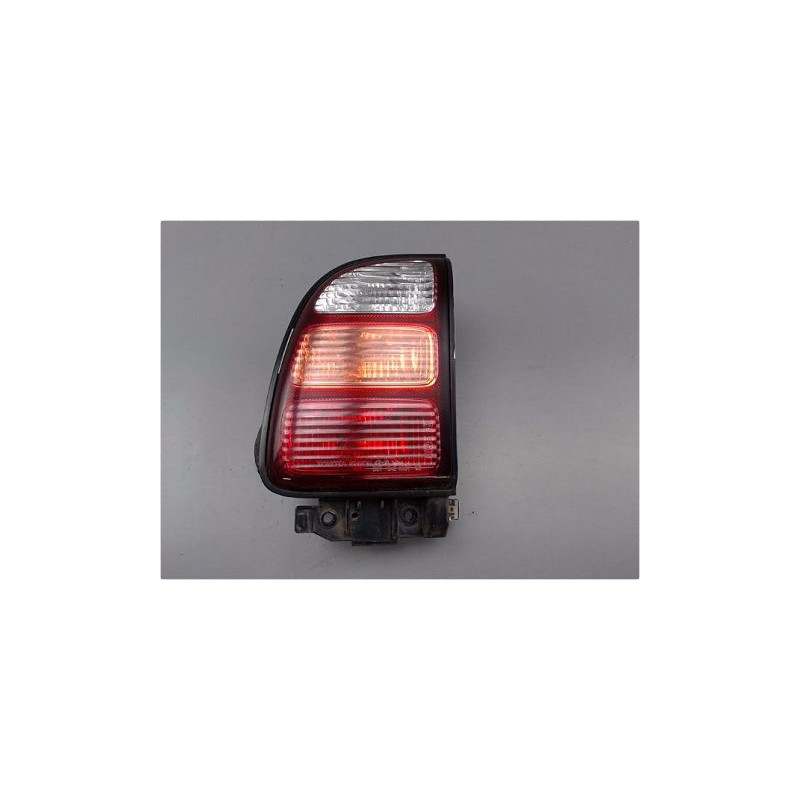 FEU ARRIERE GAUCHE  TOYOTA RAV4 97-2000