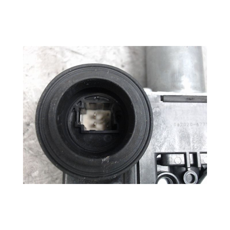 MECANISME+MOTEUR LEVE-GLACE AVANT DROIT TOYOTA YARIS CRO