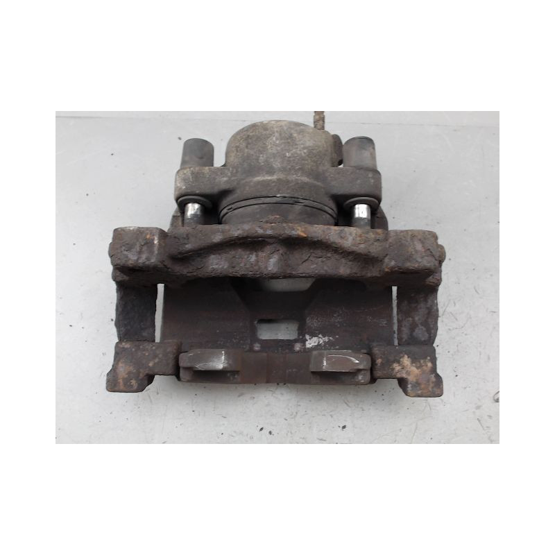 ETRIER DE FREIN AVANT DROIT LAND ROVER FREELAND.