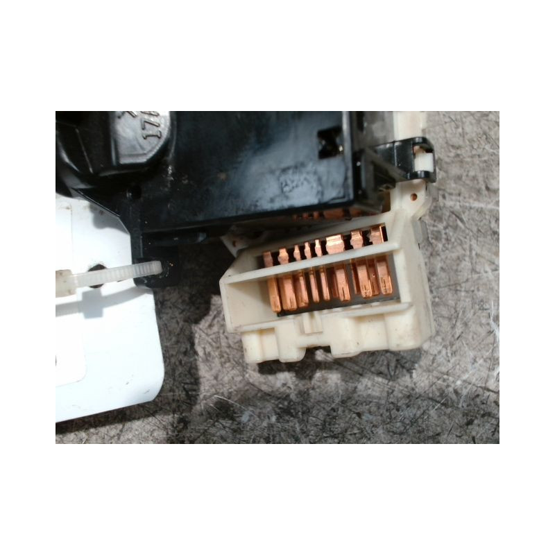COMMANDE CLIGNOTANT MAZDA MAZDA 6 2005-