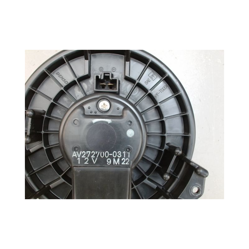 MOTEUR VENTILATEUR CHAUFFAGE TOYOTA YARIS