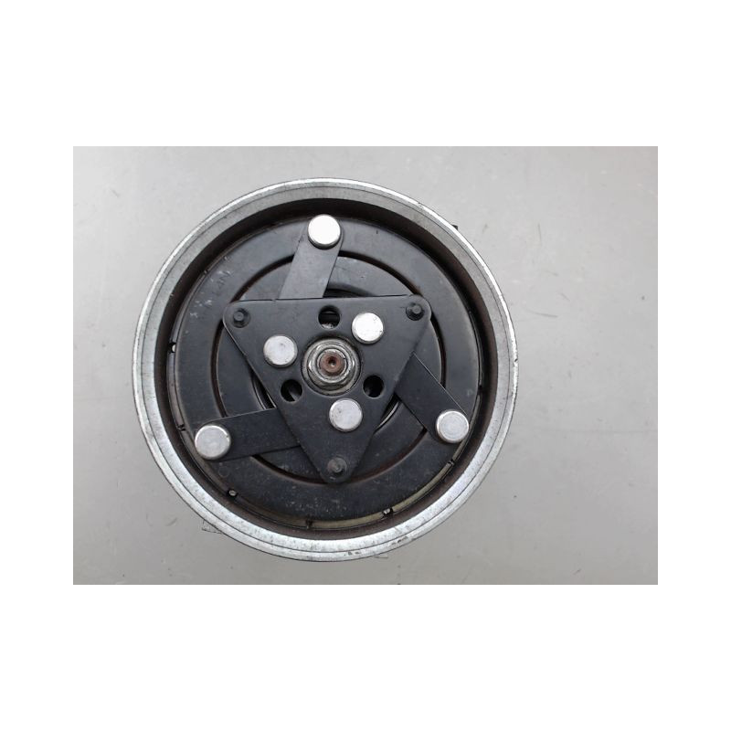 COMPRESSEUR AIR CONDITIONNE DACIA SANDERO