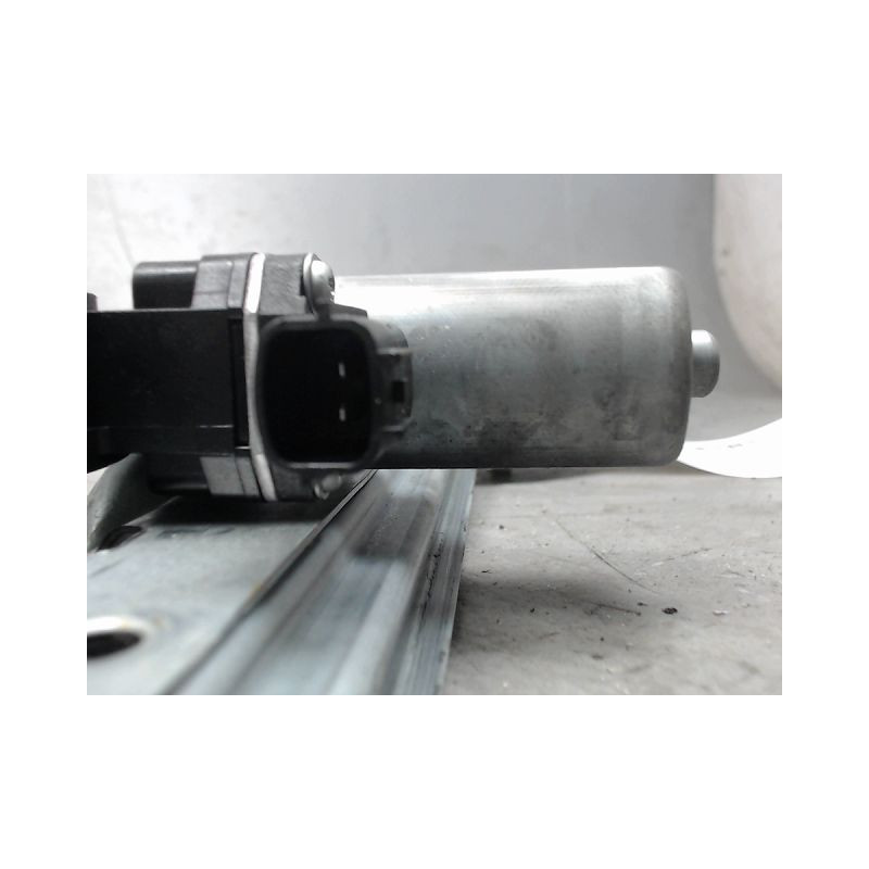 MECANISME+MOTEUR LEVE-GLACE AVANT DROIT DACIA LODGY