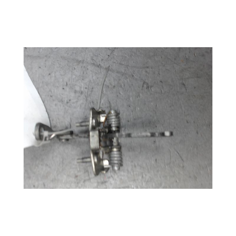 TIRANT PORTE AVANT GAUCHE DACIA SANDERO 2008-