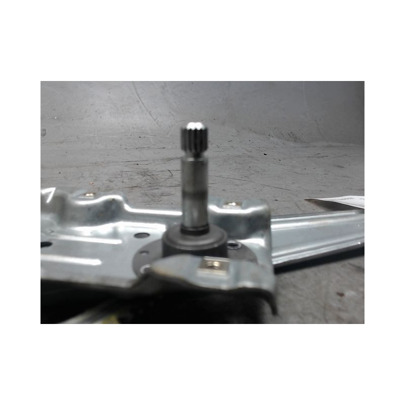 MECANISME LEVE-GLACE ARRIERE DROIT TOYOTA YARIS