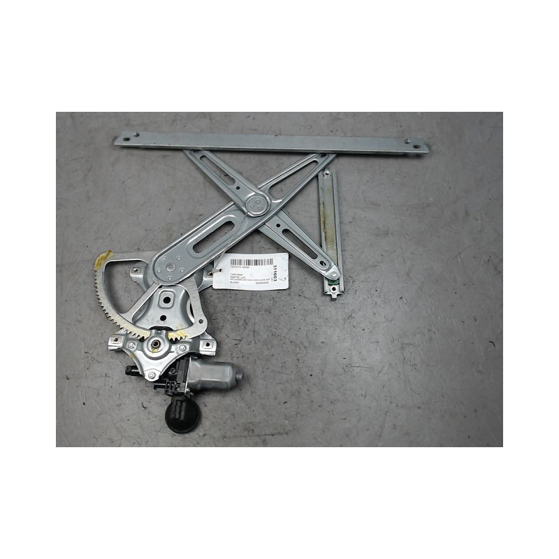 MECANISME+MOTEUR LEVE-GLACE AVANT DROIT TOYOTA YARIS