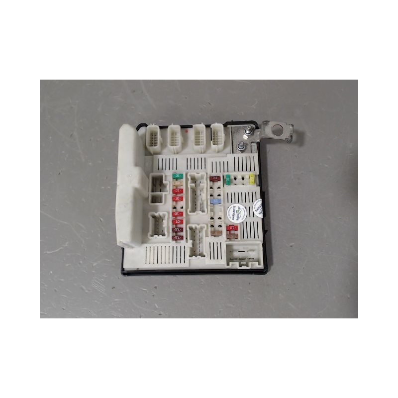 BOITE A FUSIBLES RENAULT MEGANE II PH2 2006-