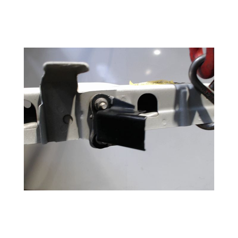 TRAVERSE SUPERIEURE ARMATURE AVANT NISSAN NOTE