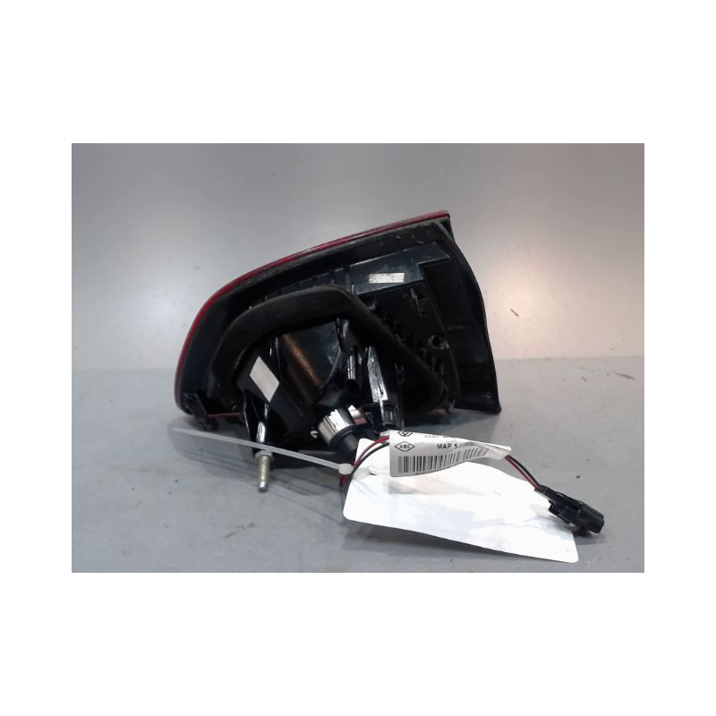 FEU ARRIERE INTERIEUR DROIT RENAULT CLIO