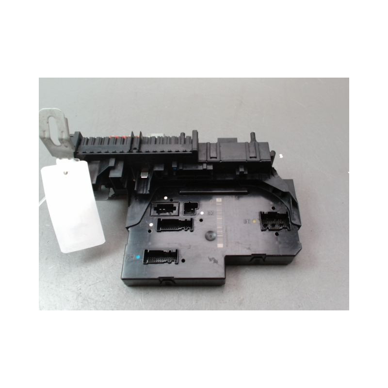 PLATINE FUSIBLE AVANT MERCEDES CLASSE C COUPE SPORT 2004-