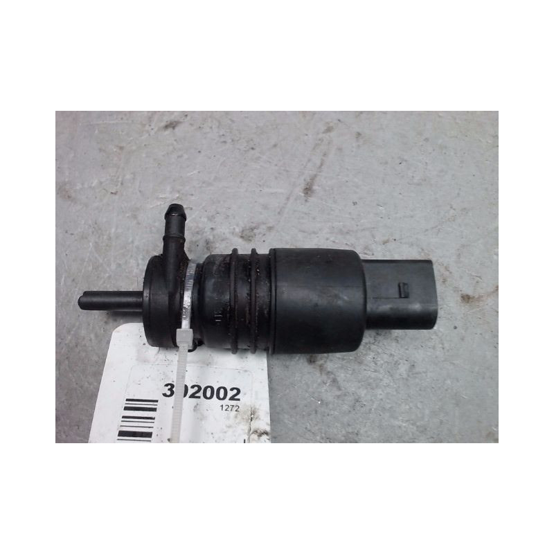 POMPE LAVE-GLACE AVANT MERCEDES CLASSE C