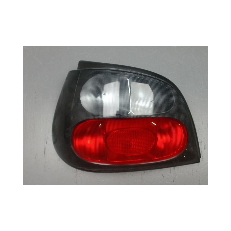 FEU ARRIERE GAUCHE  RENAULT MEGANE I PH1 -99