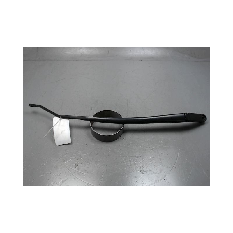 BRAS ESSUIE-GLACE AVANT DROIT TOYOTA YARIS CRO
