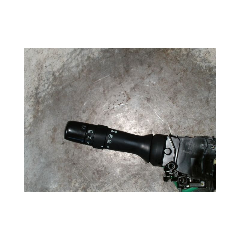 COMMANDE CLIGNOTANT TOYOTA VERSO 2010-