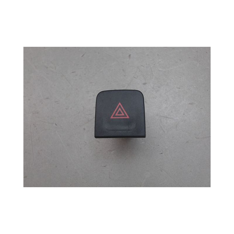 BOUTON DE WARNING RENAULT KADJAR