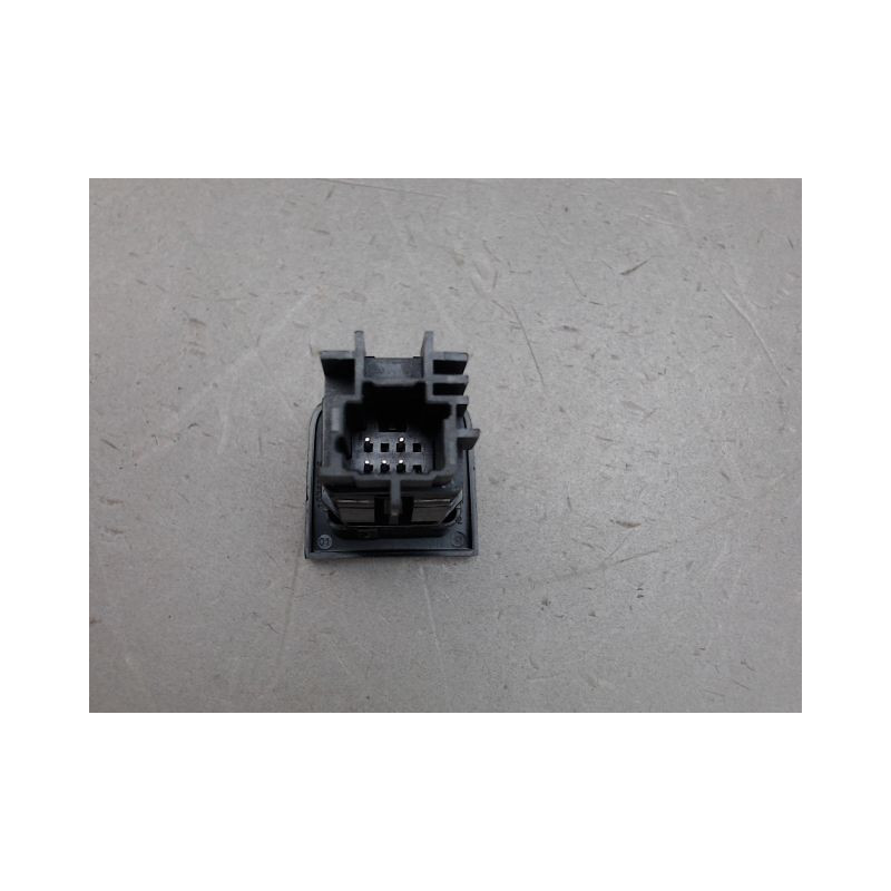 BOUTON DE WARNING RENAULT KADJAR