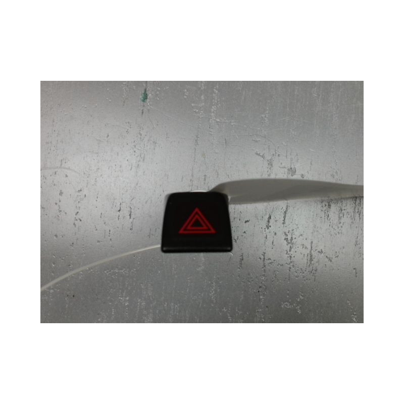 BOUTON DE WARNING VOLVO XC60