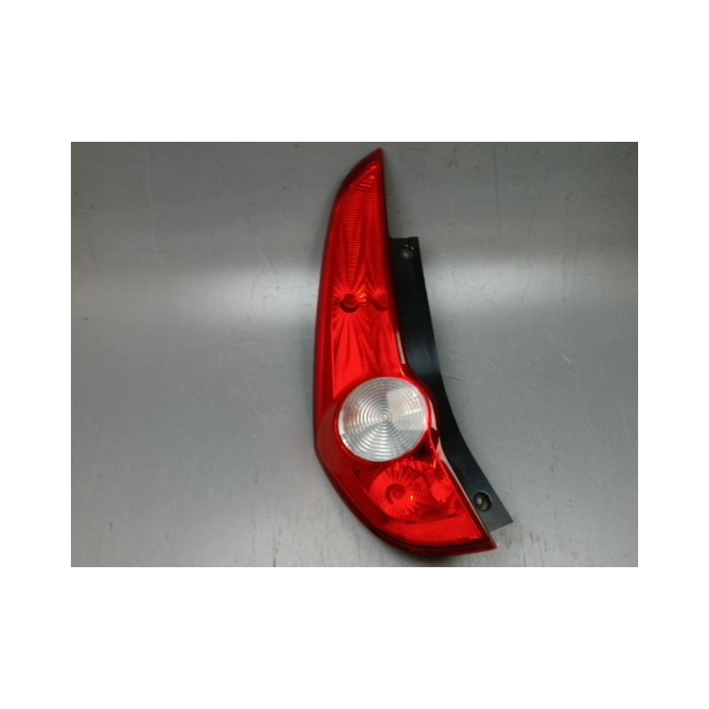 FEU ARRIERE GAUCHE  OPEL AGILA