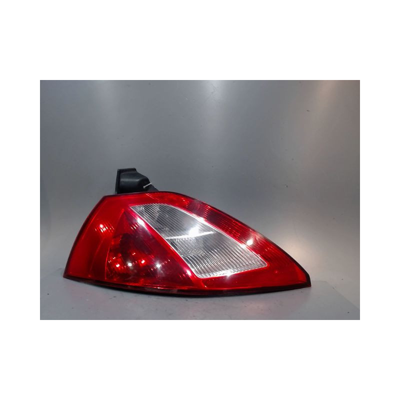 FEU ARRIERE GAUCHE  RENAULT MEGANE