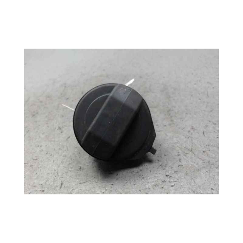 BOUCHON RESERVOIR A CARBURANT AUDI A4 AVANT 01-04
