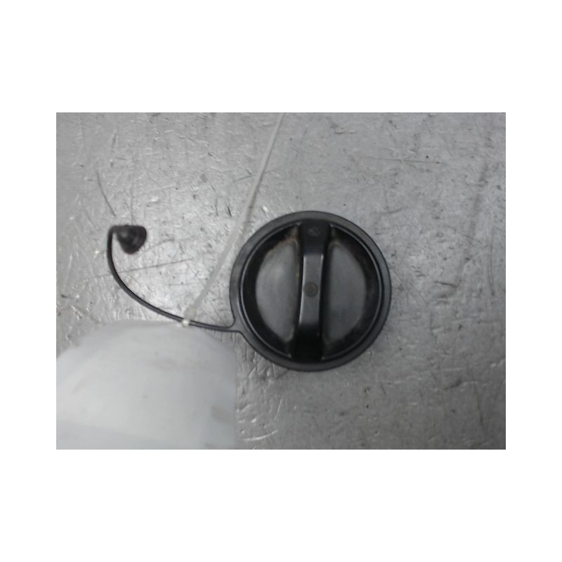 BOUCHON RESERVOIR A CARBURANT TOYOTA CELICA COUPE 2002-