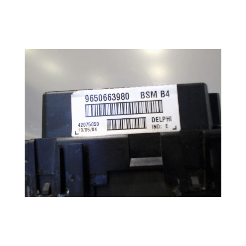 BOITE A FUSIBLES PEUGEOT 206
