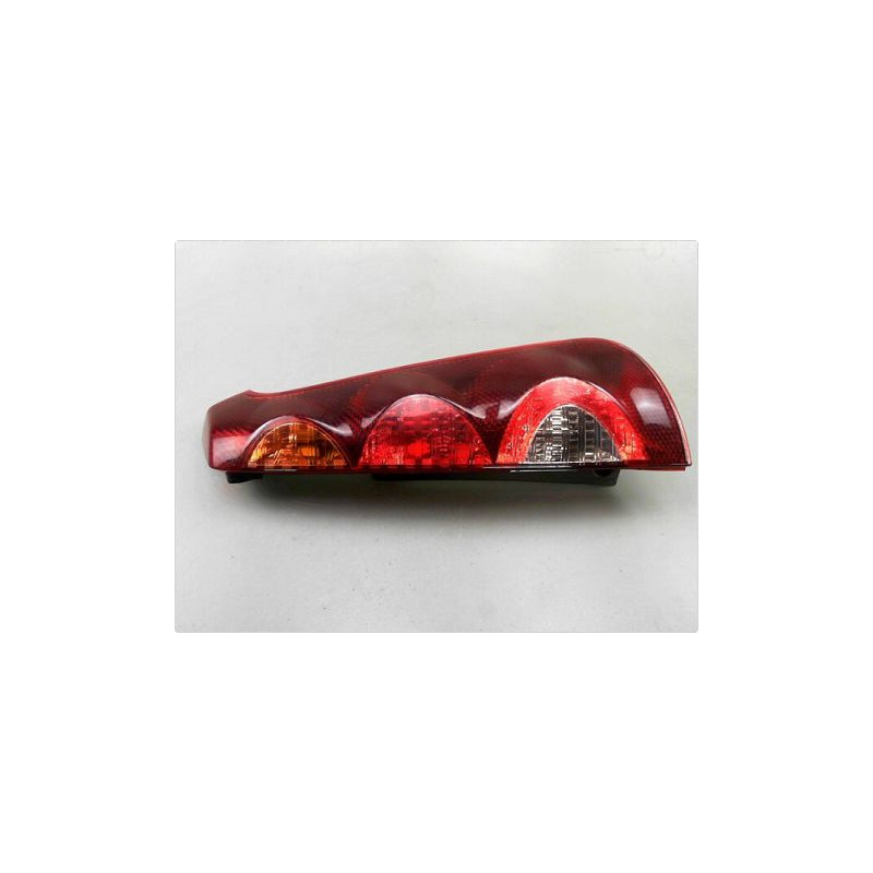 FEU ARRIERE DROIT NISSAN NOTE PH2 09-14