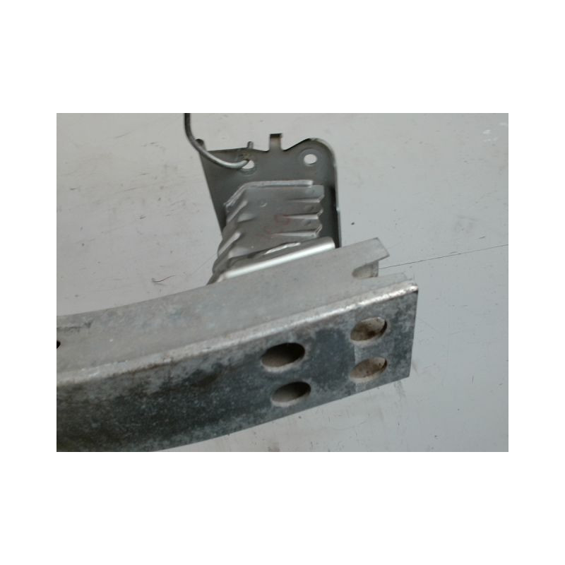 RENFORT PARE-CHOC AVANT TOYOTA COROLLA VERSO 2004-2007