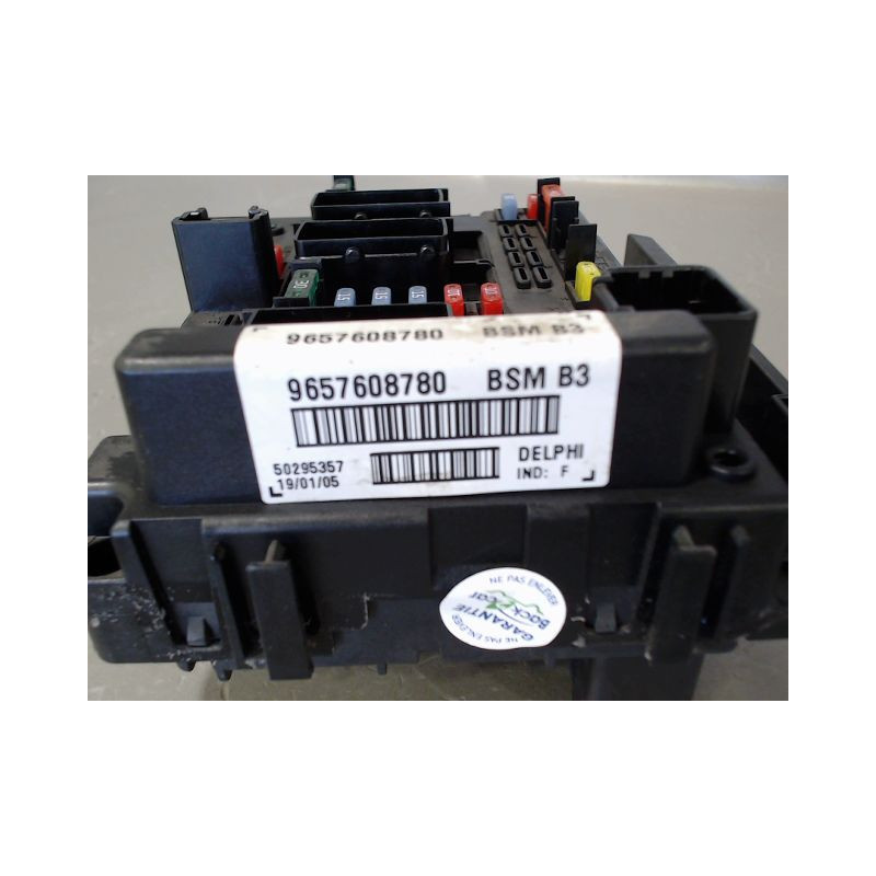 BOITE A FUSIBLES PEUGEOT 307 2001-2005