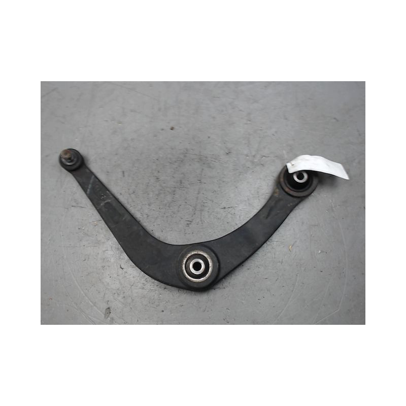 TRIANGLE INFERIEUR AVANT DROIT PEUGEOT 206 5P