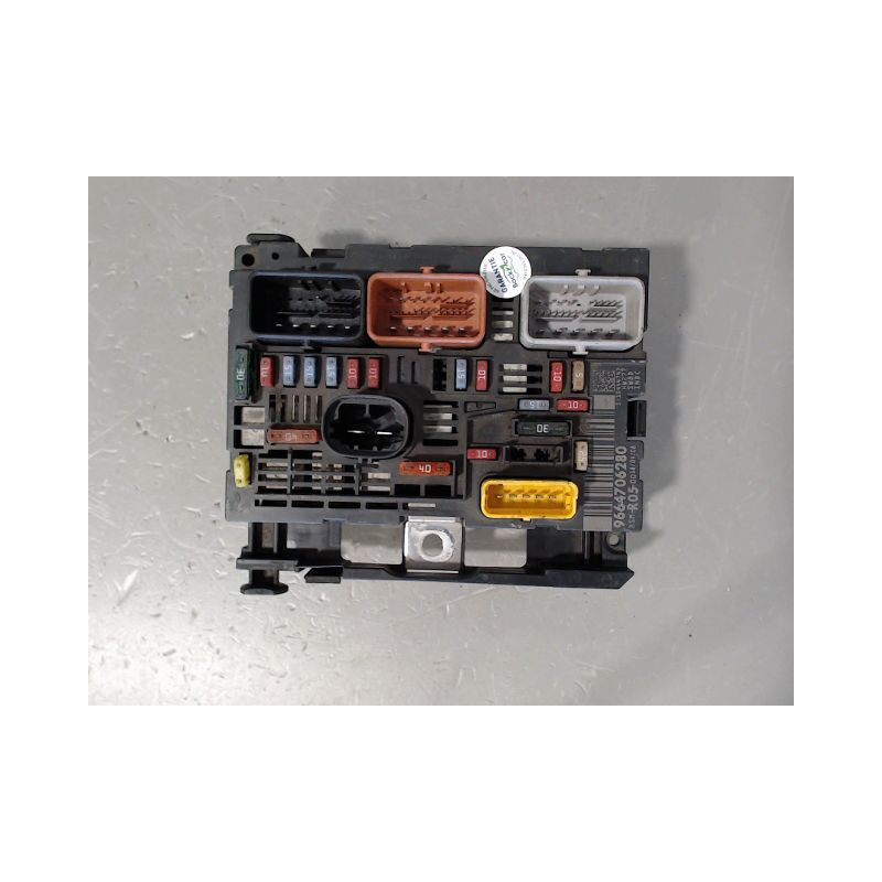 BOITE A FUSIBLES PEUGEOT 308 2007-