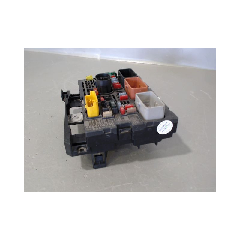 BOITE A FUSIBLES PEUGEOT 308 2007-