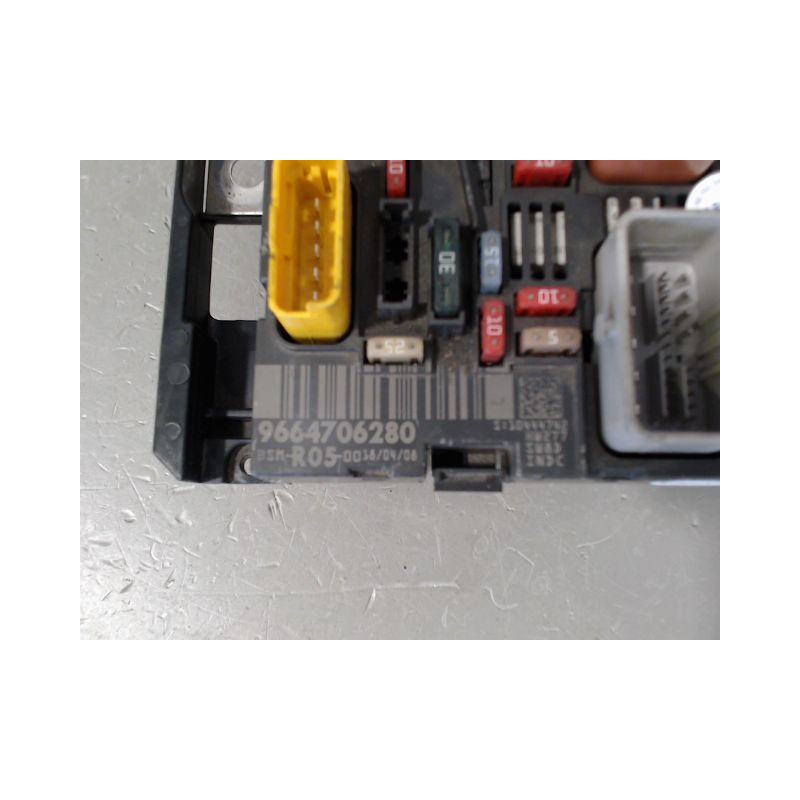 BOITE A FUSIBLES PEUGEOT 308 2007-