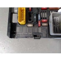 BOITE A FUSIBLES PEUGEOT 308 2007-
