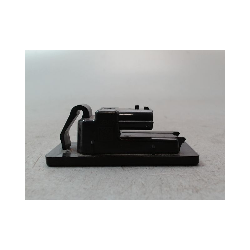 ECLAIREUR PLAQUE DE POLICE DROIT DACIA SANDERO 2008-