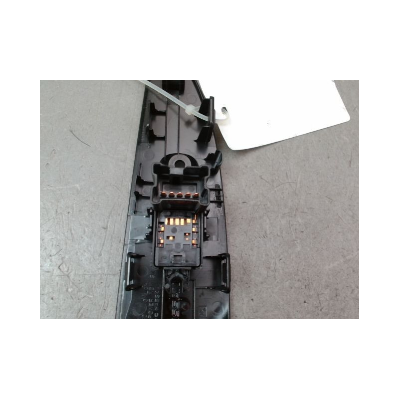 COMMANDE LEVE-GLACE PORTE ARD NISSAN LEAF 2011-...