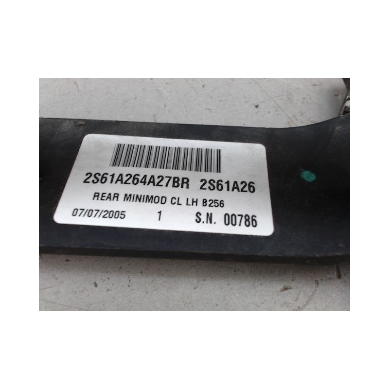 POIGNEE EXTERIEURE PORTE ARRIERE GAUCHE FORD FIESTA