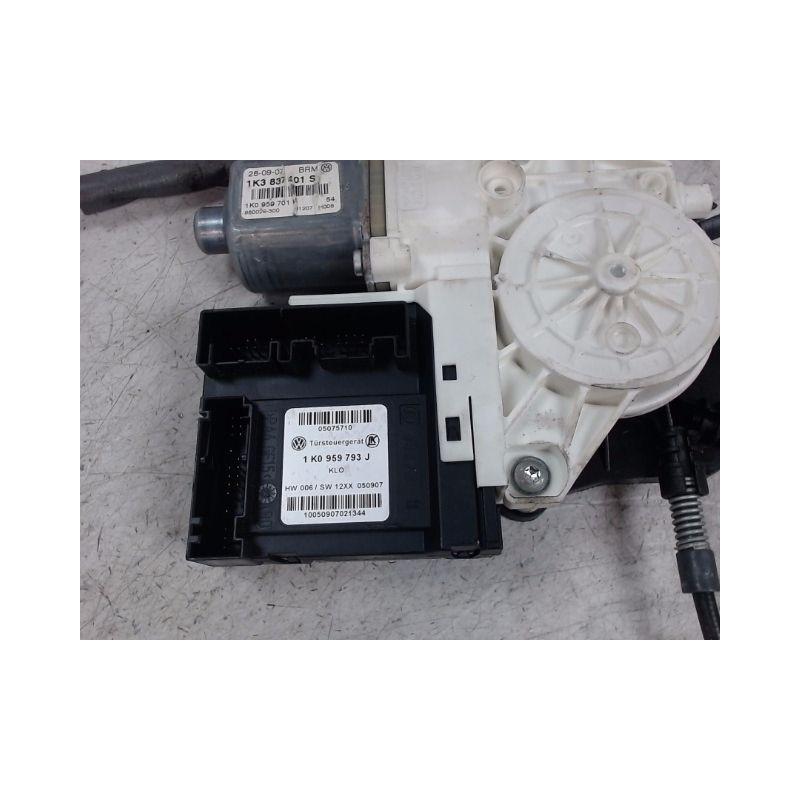 MECANISME+MOTEUR LEVE-GLACE AVANT GAUCHE VOLKSWAGEN GOLF V 2003-2009