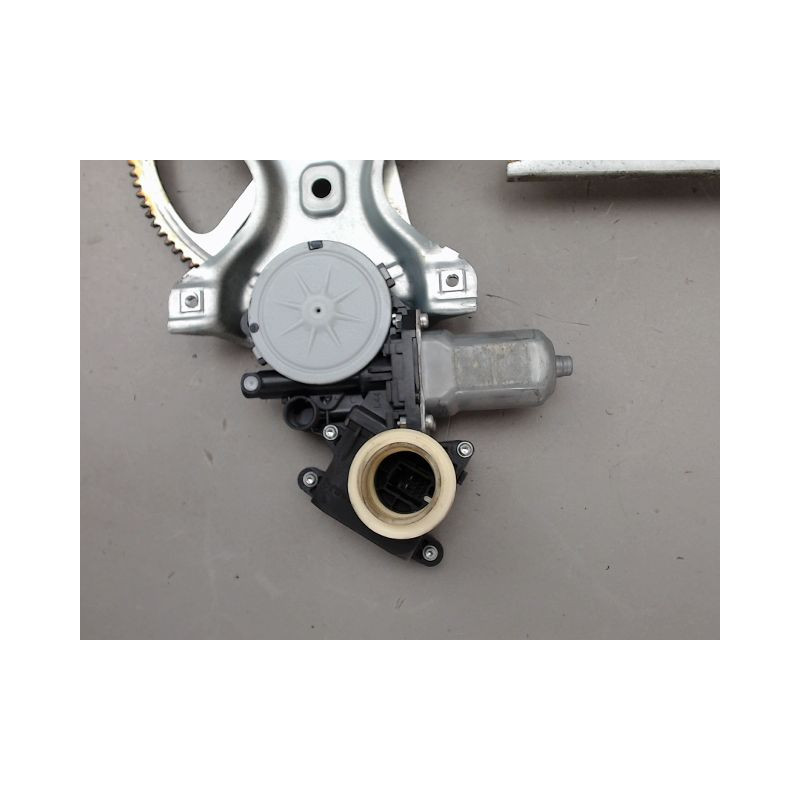 MECANISME LEVE-GLACE AVANT GAUCHE TOYOTA YARIS