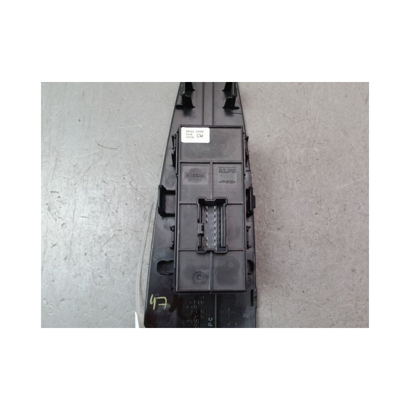 COMMANDE LEVE-GLACE PORTE AVD NISSAN LEAF 2011-...