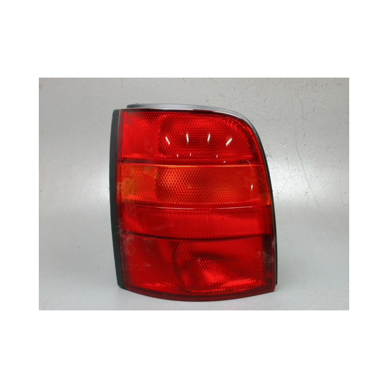 FEU ARRIERE GAUCHE  NISSAN MICRA 96-98