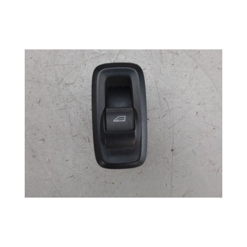 COMMANDE LEVE-GLACE PORTE AVD FORD FIESTA