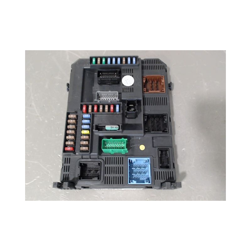 BOITIER GESTION HABITACLE PEUGEOT 208 12-15