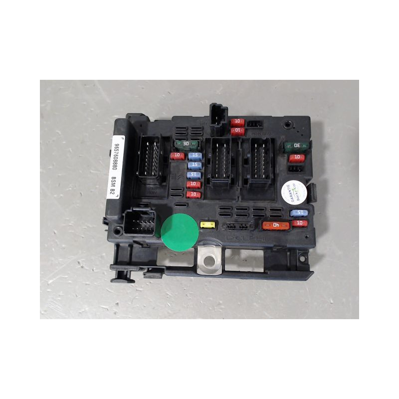 BOITE A FUSIBLES PEUGEOT 206