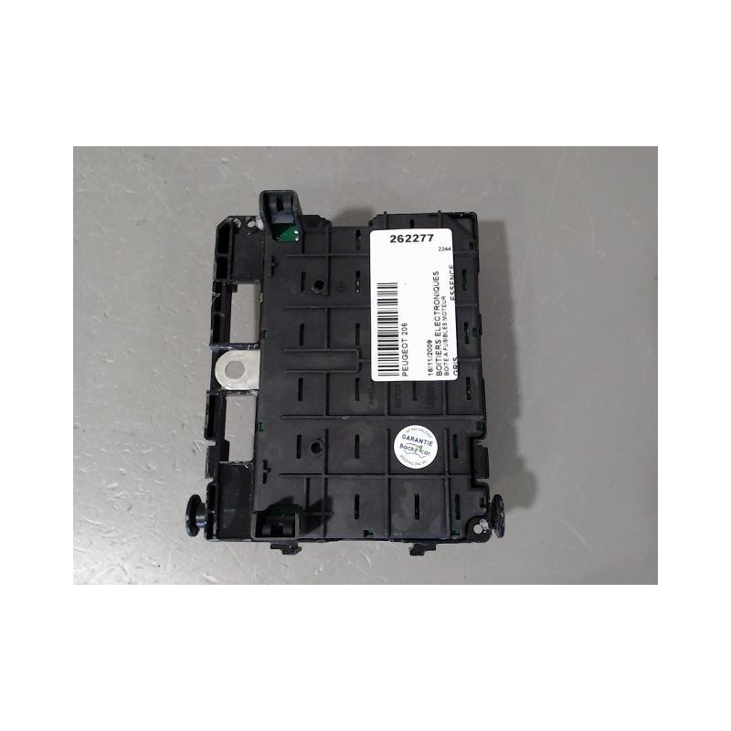 BOITE A FUSIBLES PEUGEOT 206