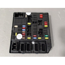BOITE A FUSIBLES RENAULT MEGANE