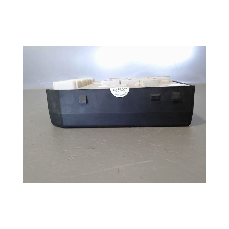 BOITE A FUSIBLES RENAULT MEGANE